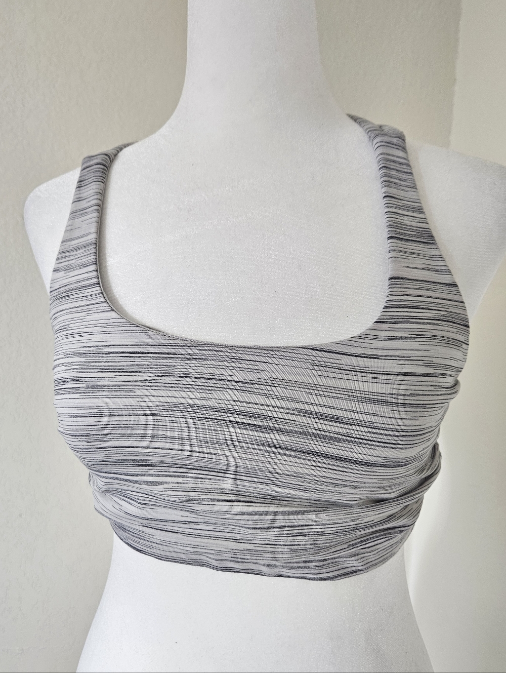 Lululemon Gray Sports Bra Size 6